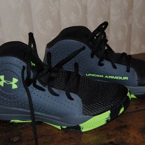 Under Armour GS Jet  Boys Basketball Shoes